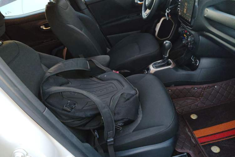 Used Jeep Renegade 2018 Connected Large Screen Version 180T Automatic Kinetic Edition+