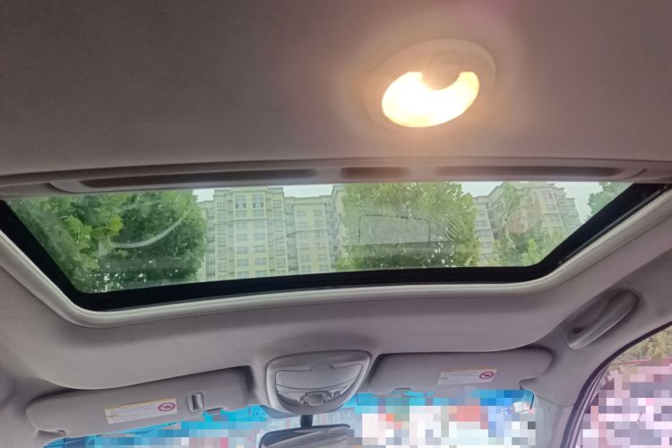 Used Roewe W5 2014 1.8T 2WD Automatic Tharu Special Edition