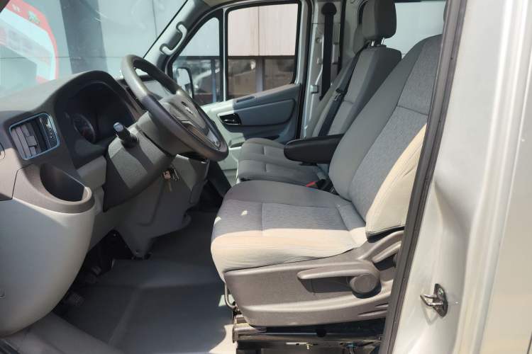 Used Foton Toano 2021 2.0T Manual Tongtu Short Wheelbase Mid-Height 5/6-Seater 4F20TC3
