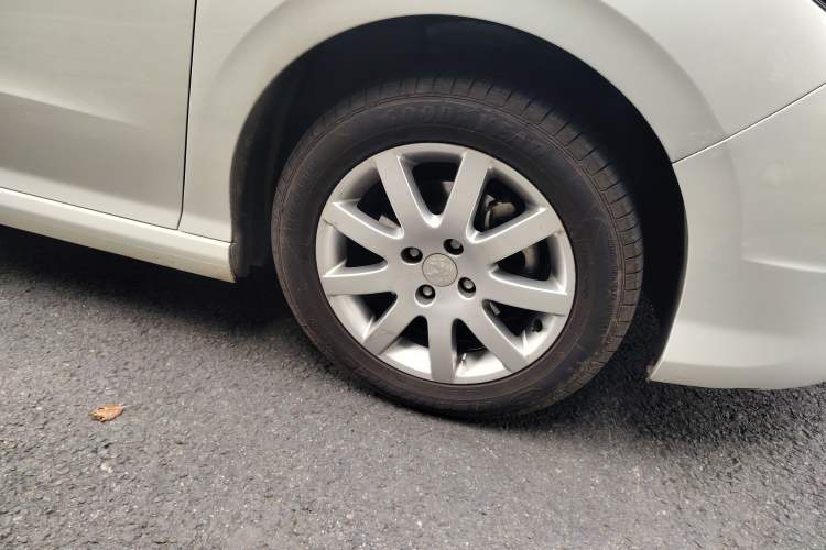 Used Peugeot 308 2014 Enjoy Edition Classic 1.6L Manual YouShang Model
