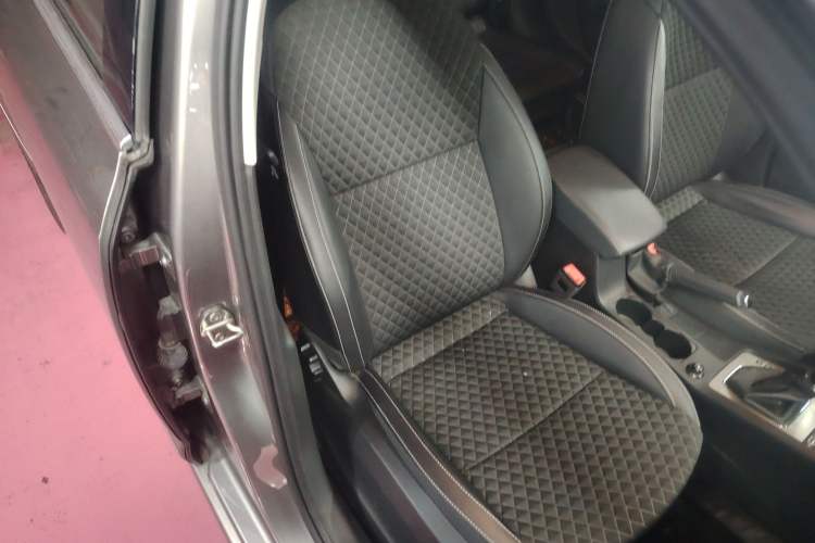 Used Skoda Octavia 2019 TSI280 DSG SmartDrive Luxury Edition China VI Right Front Seat