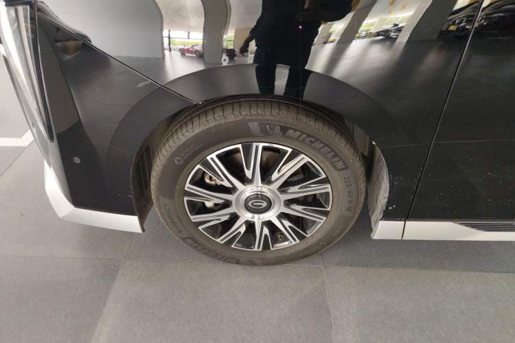 Used GAC Trumpchi E9 2023 E9 Master Model Exterior 4