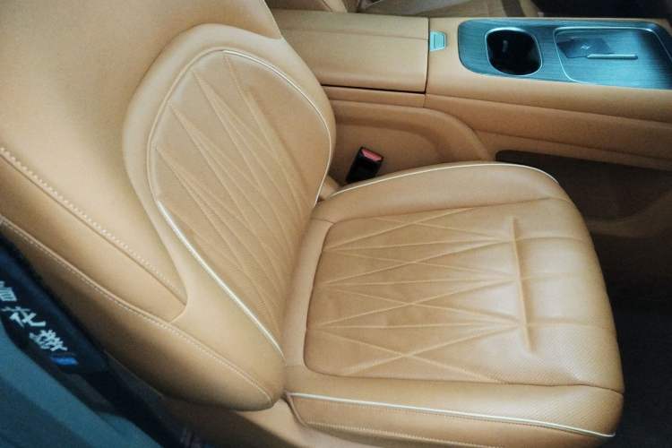 Used Dongfeng eπ eπ008 2025 636Ultra All-Electric Version 5 Seats Right Front Seat