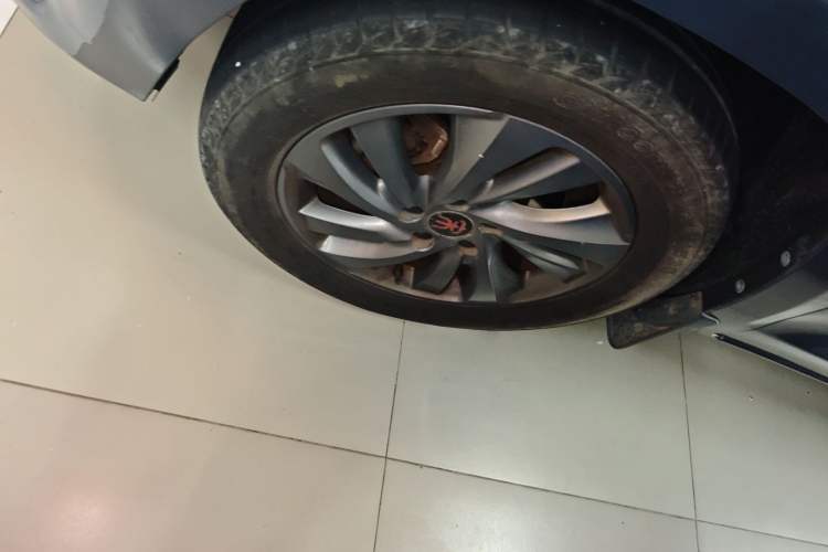 Used BYD Song 2019 1.5TI Automatic Smart Connect Luxe Version Left Front Wheel Hub