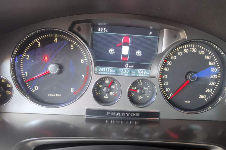 Used Volkswagen Phaeton 2011 3.6L V6 5-Seater Extended Comfort Version
