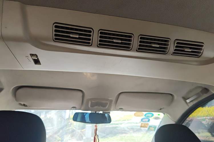 Used Dongfeng Fengon 330 2014 1.5L Manual Utility Version DK15 Headliner