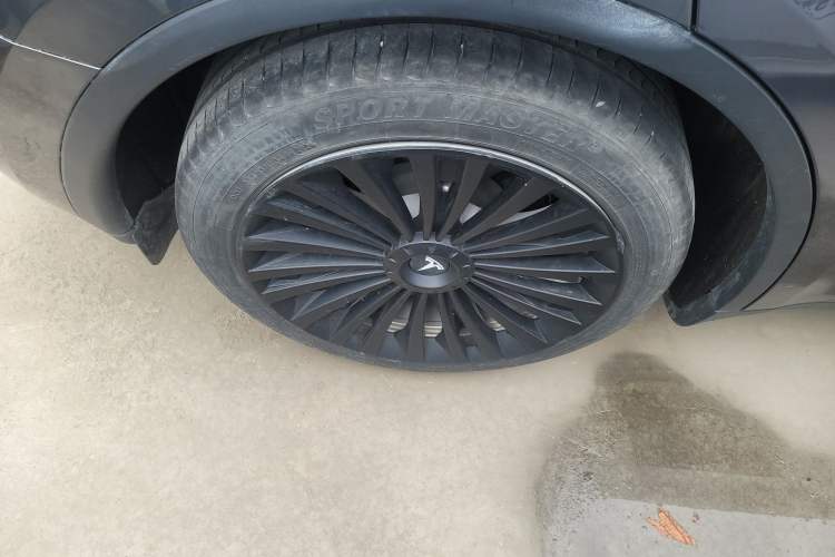 Used Tesla Model Y 2022 Rear-Wheel-Drive Version Right Rear Wheel Hub