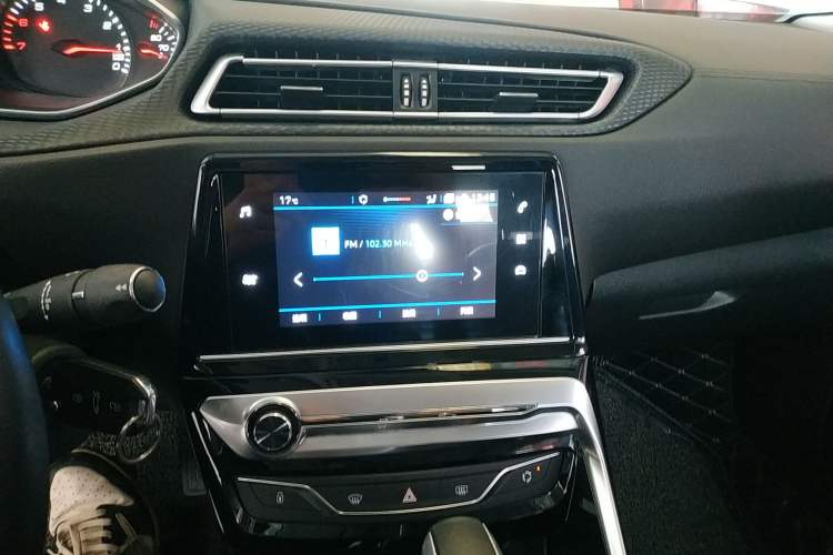 Used Peugeot 308 2018 230THP Automatic Luxury Edition Audio And AC Panel