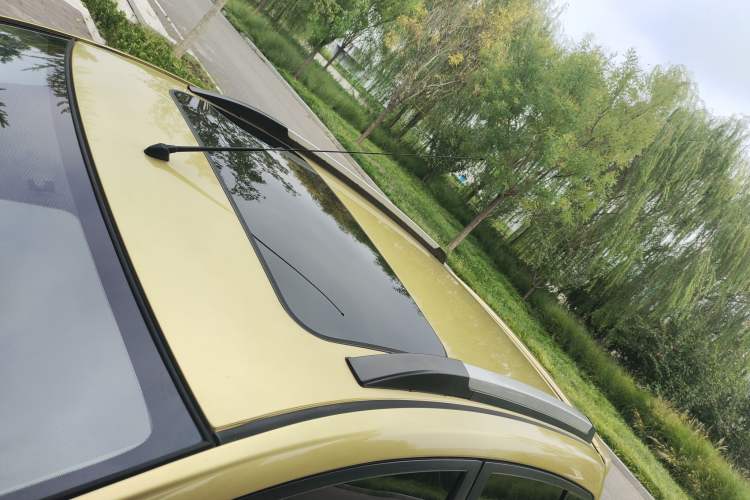 Used Venucia R50X 2013 1.6L Automatic Model