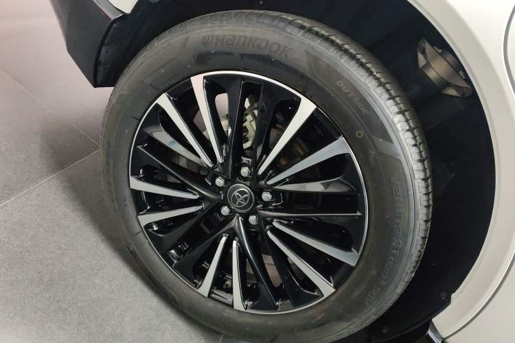 Used Toyota Venza 2022 2.0L CVT Four-Wheel Drive Supreme Edition Right Rear Wheel Hub