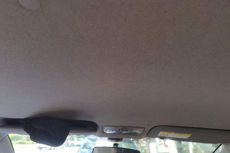 Used Toyota YARiS L Zhi Xuan 2015 1.5E Automatic Charm Edition Headliner