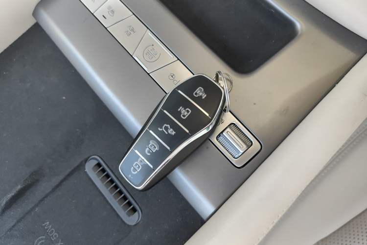 Used BYD Xia 2025 DM-i 1.5T 180km Excellence Model
