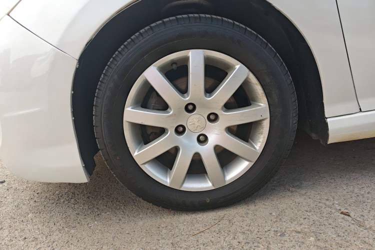 Used Peugeot 308 2014 Enjoy Edition Classic 1.6L Automatic Premium Model
