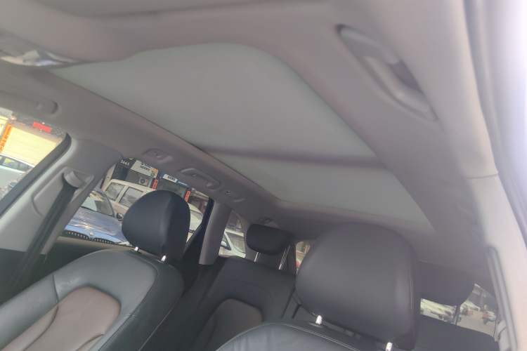 Used Audi Q5 2016 40 TFSI Comfort Model Headliner