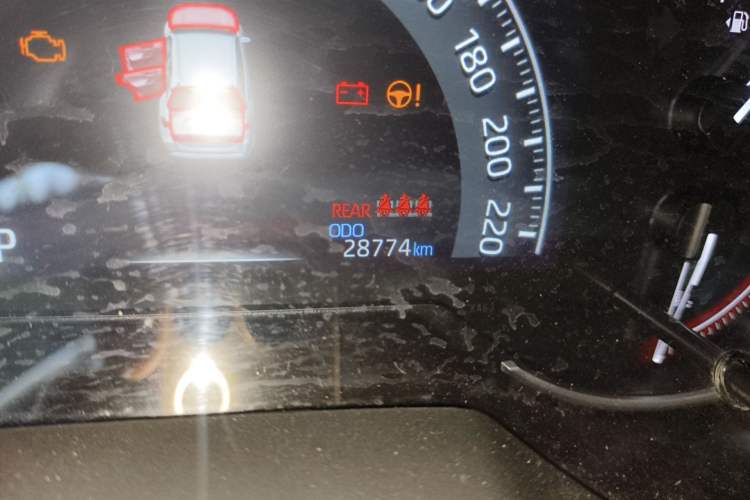 Used Toyota RAV4 2022 2.0L CVT Two-Wheel Drive Fashion Plus Edition Odometer Close Up