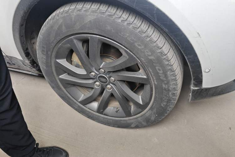 Used Land Rover Discovery 2021 360 PS R-Dynamic S Right Front Wheel Hub