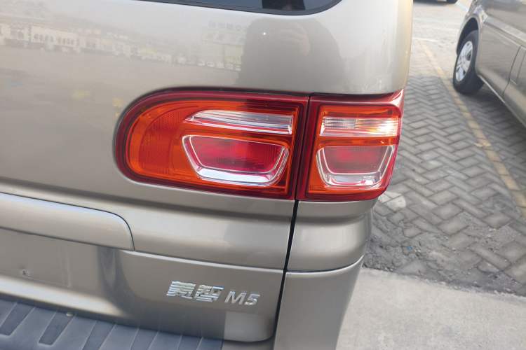 Used FORTHING Lingzhi 2018 M5L 1.6L 7-Seater Comfort Model