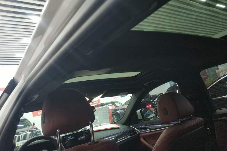 Used BMW 5 Series 2018 Restyled 530Li Leading Edition M Sport Package