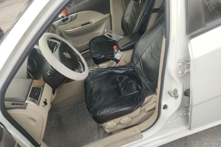 Used Buick Excelle 2015 1.5L Automatic Classic Model
