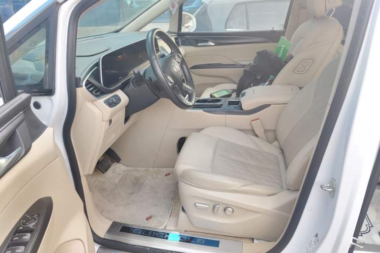 Used Buick GL8 2022 ES Land Cruiser 653T Luxury Model
