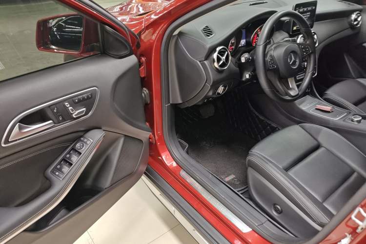 Used Mercedes-Benz GLA 2017 GLA 200 Fashion Model Driver Seat