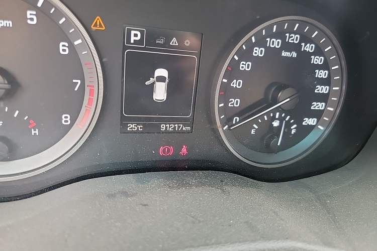 Used Hyundai Tucson 2015 2.0L Automatic Two-Wheel Drive Smart Version
