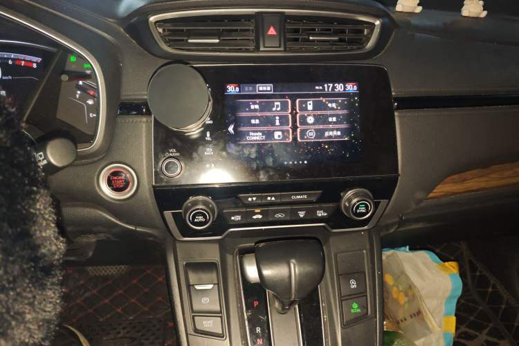 Used Honda CR-V 2019 240TURBO CVT 2WD Fashion Edition China V Audio And AC Panel