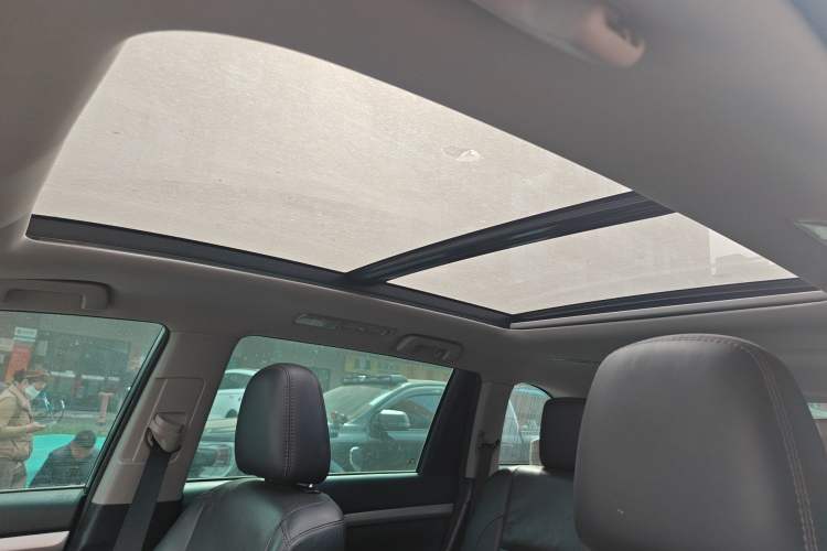 Used Toyota Highlander 2017 2.0T Four-Wheel Drive Luxury Edition 7 Seats Headliner