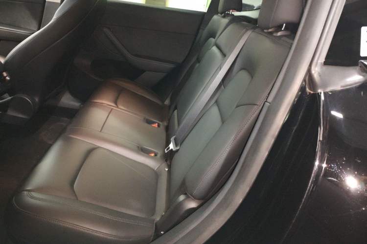 Used Tesla Model Y 2021 Long-Range All-Wheel-Drive Version
