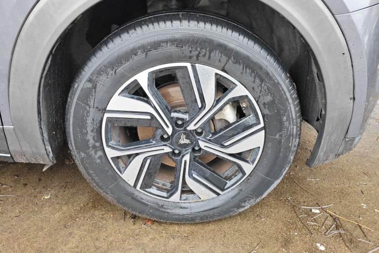 Used NETA U 2022 Pro 400 Comfort Edition Right Front Wheel Hub