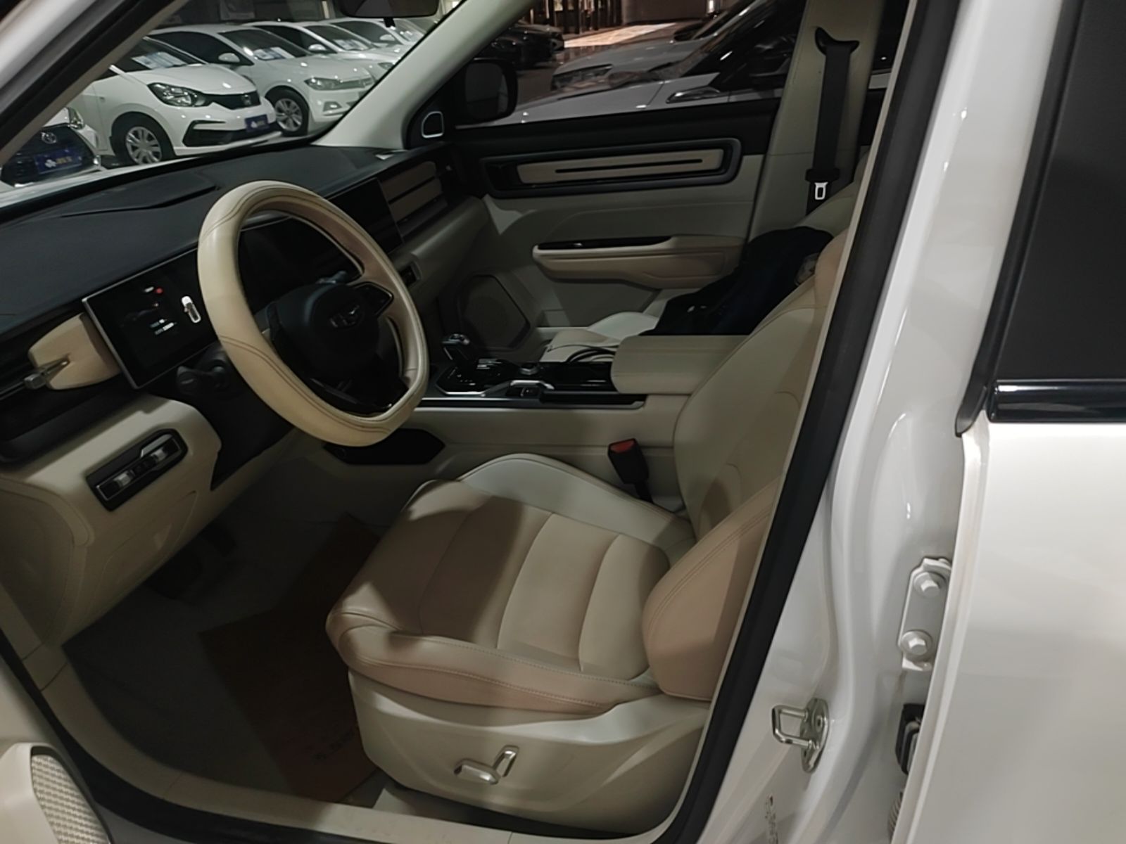Geely Auto icon 2023 1.5TD Chocolate Smoothie Edition — снимка 17