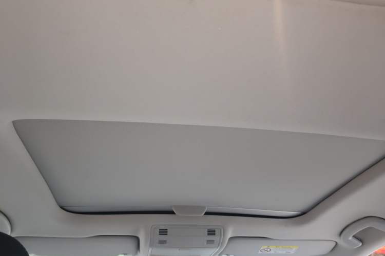 Used Volkswagen Golf 2018 230TSI Automatic Luxury Version Headliner