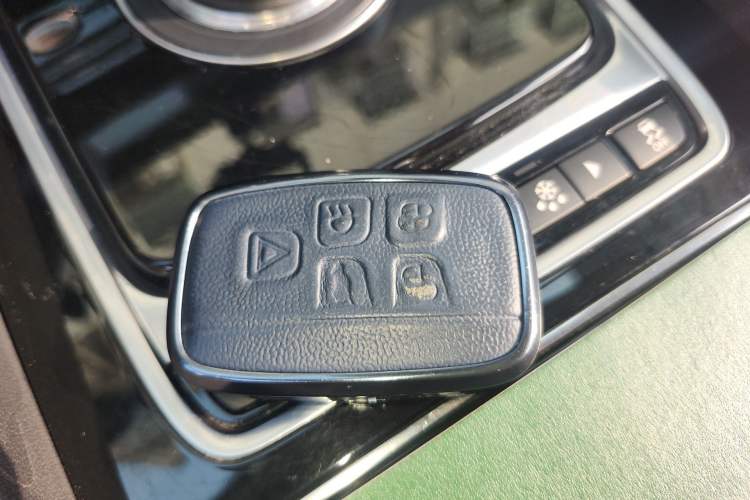 Used Jaguar F-PACE 2018 Restyled 2.0T All-Wheel-Drive R-Sport Sport Edition Vehicle Key