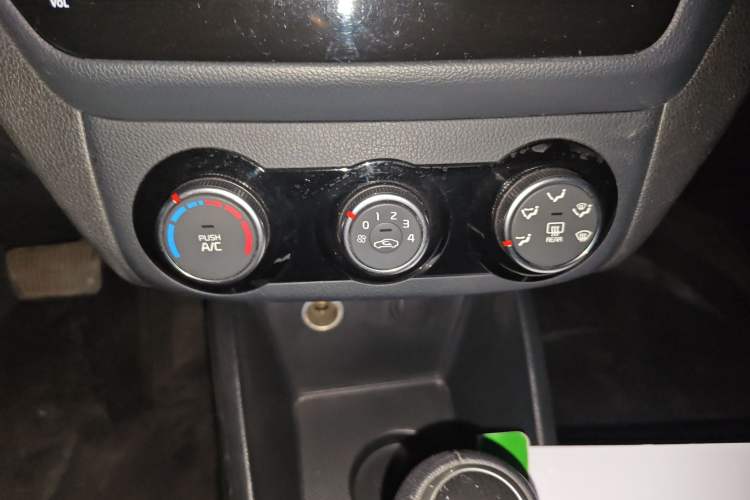 Used Kia K2 2015 Hatchback 1.4L AT GLS Cool Edition