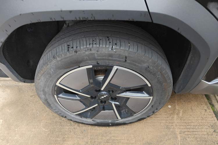 Used Formula Leopard Titanium 3 2025 501KM All-Wheel Drive Intelligent Driving Ultra Version Exterior 5