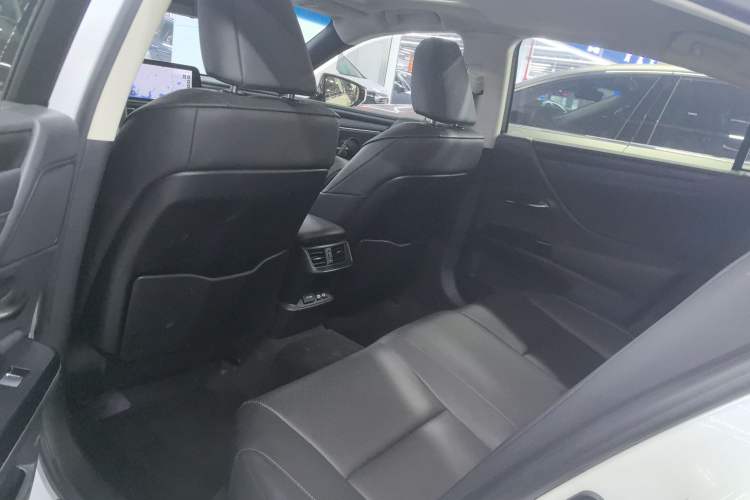 Used Lexus ES 2024 200 Premium Edition
