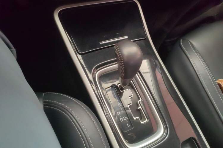 Used Mitsubishi Outlander 2019 2.0L Two-Wheel Drive Comfort Edition 5 Seats China VI Standard