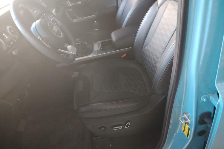 Used 212 T01 2025 2.0T Changfeng
