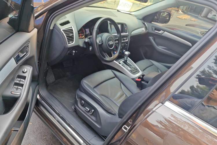 Used Audi Q5 2013 40 TFSI Technology Edition Driver Seat