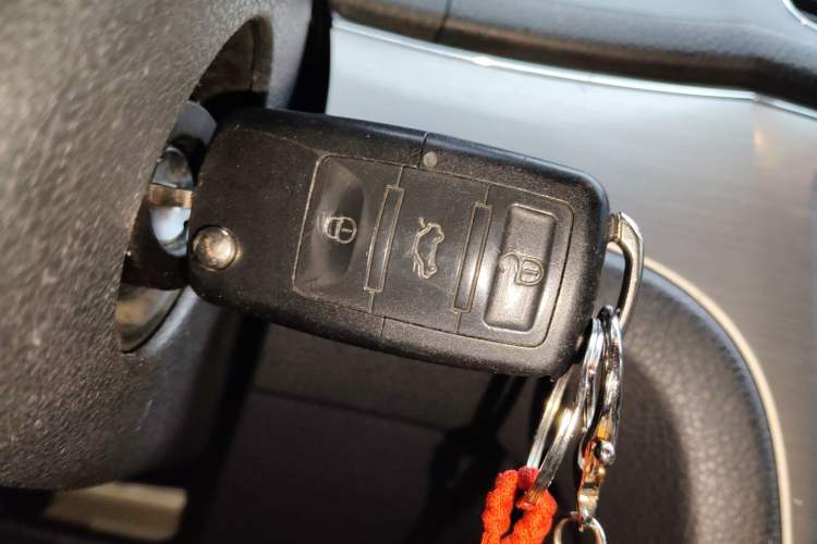 Used Volkswagen Lavida 2013 1.6L Automatic Luxury Edition