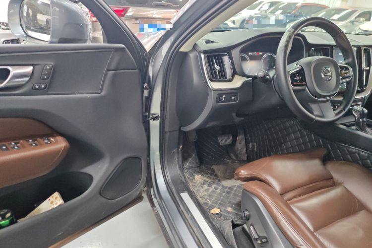 Used Volvo XC60 2021 T5 4x4 Smart Luxury Edition
