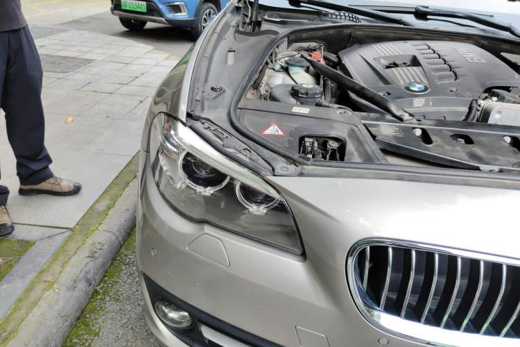 Used BMW 5 Series 2013 530Li Leading Model Right Front Headlight