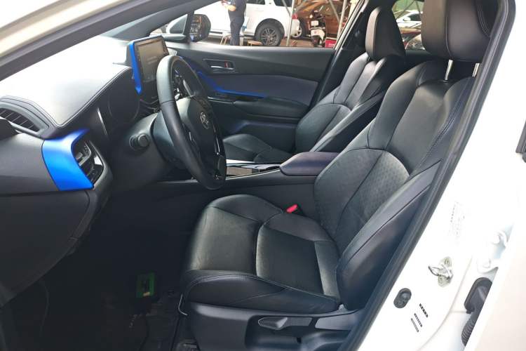 Used Toyota IZOA 2020 2.0L Yichi Version Left Front Seat