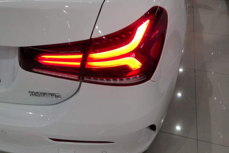 Used Mercedes-Benz A-Class 2022 Second Facelift A 200 L Sport Sedan Fashion Version
