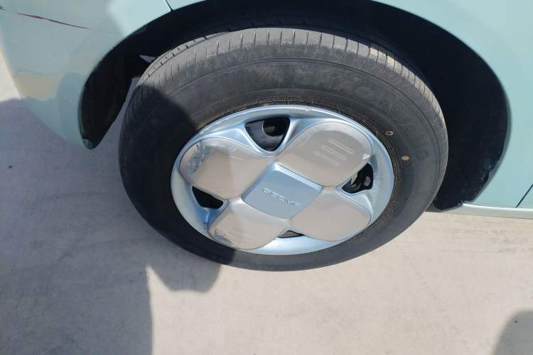 Used Geely Galaxy Panda 2023 Panda Mini 200km Endurance Bear Left Front Wheel Hub