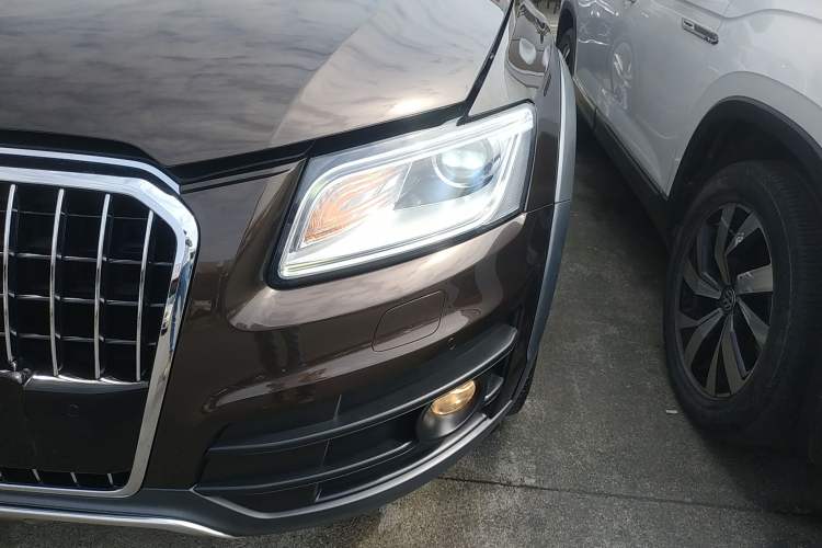 Used Audi Q5 2018 Collector's Edition 40 TFSI Technology Model
