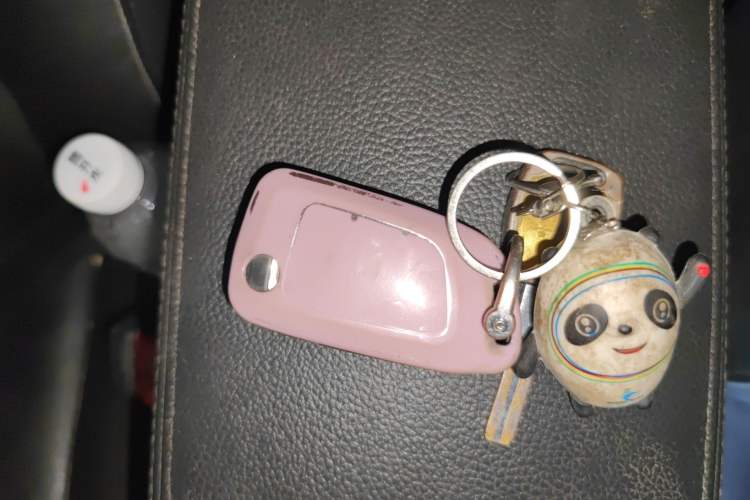 Used Dongfeng Aeolus AX7 2015 2.0L Manual Zhiyi Trim
