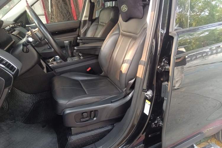 Used Land Rover Discovery 2020 2.0T SE Left Front Seat