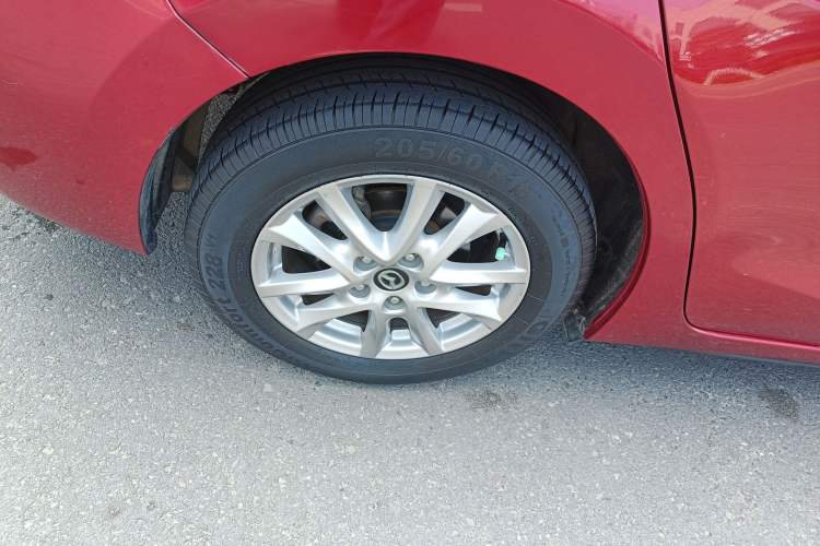 Used Mazda 3 Axela 2016 Sedan 1.5L Automatic Luxury Model