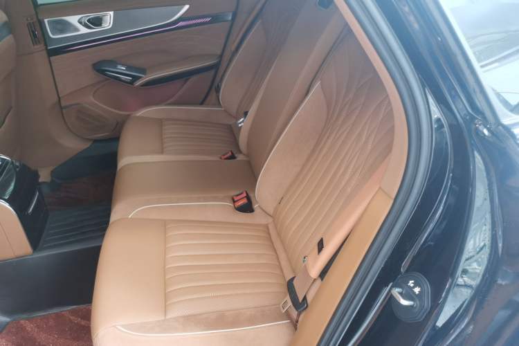 Used Hongqi H9 2025 Model Facelifted 2.0T Two-Wheel Drive Flag-Style Private Enjoyment Fashion Edition, 5 Seats